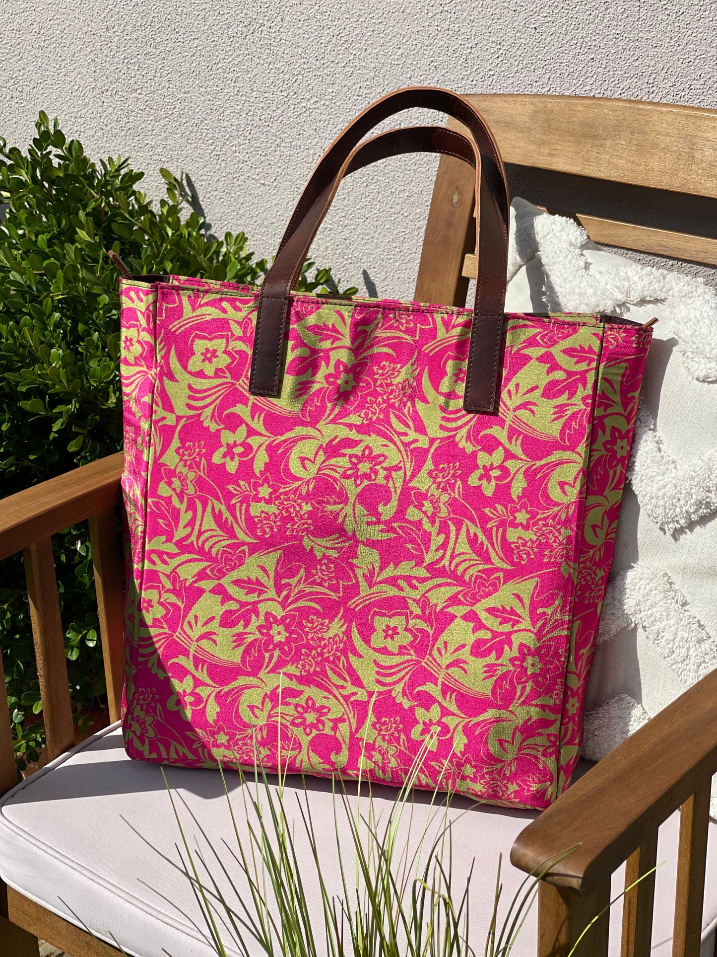Tote bag